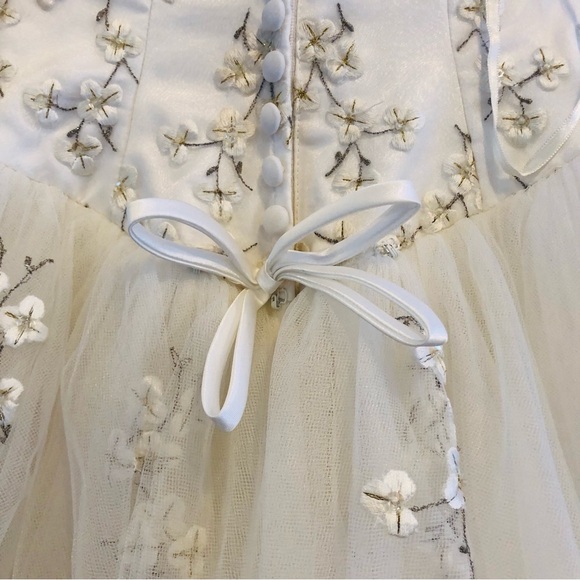 Morilee Wedding Dress SIZE 4 - Picture 11 of 16